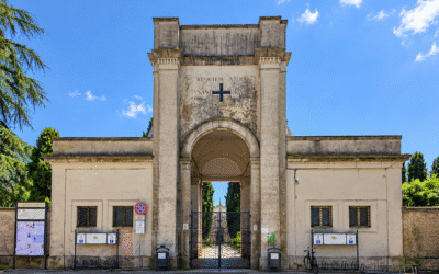 Cimiteri, IBC: «Interventi tardivi nel capoluogo e frazioni dimenticate. L’Amministrazione garantisca decoro e sicurezza»